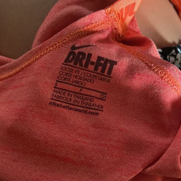 Nike dri fit small tank top - Picture 6 of 6